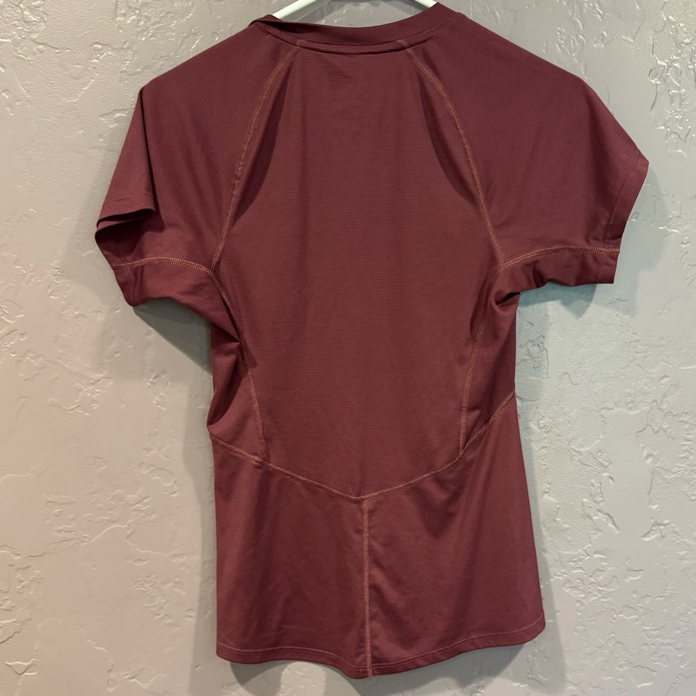 The North Face Women's Maroon Short Sleeve FlashDry Tee - XS - Picture 2 of 3